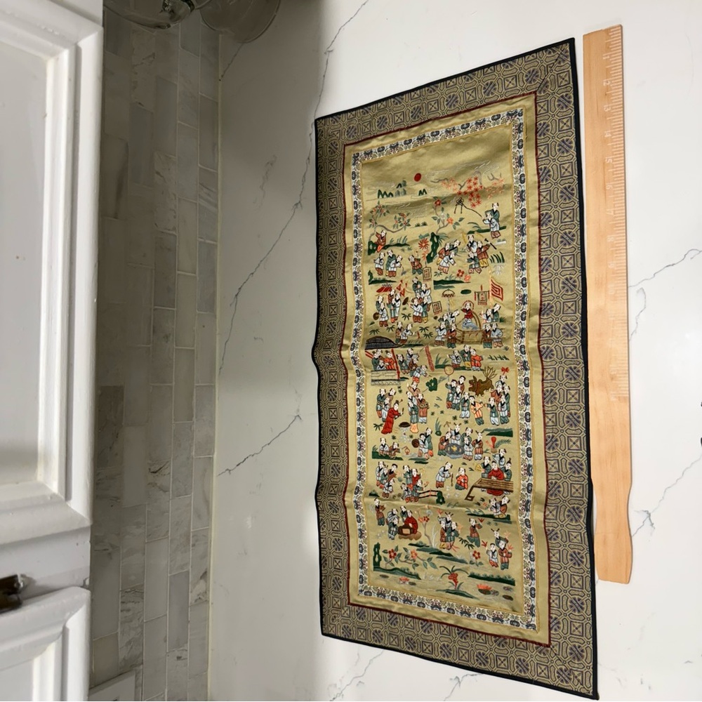 Chinese Embroidered Silk Runner - Picture 6 of 6